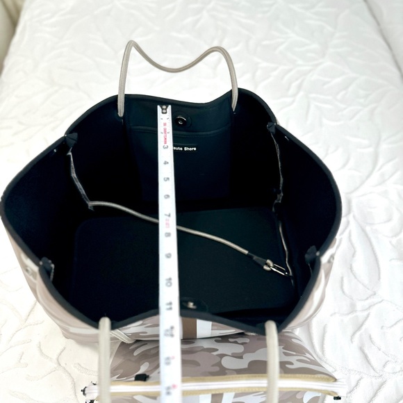 Haute Shore Neoprene Tote Cosmetic Eyeglass Wallet Wristlet Set Beach Lake - Picture 15 of 16